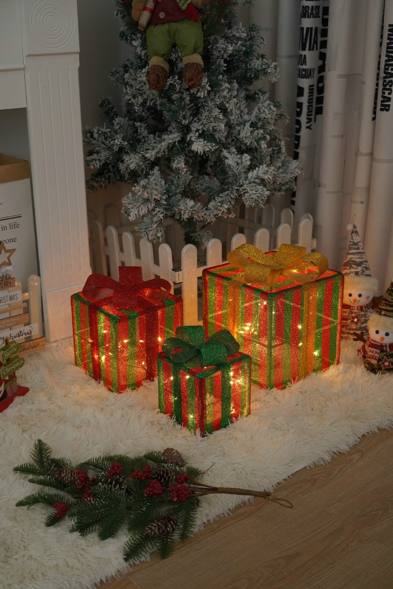 HKM-727059 Remote Control Christmas Gift Box Light Set – Three-Piece Decorative Holiday Lights