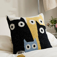 HKM-727507 Crescent Cat Plush Pillow Cover with Core - 45x45cm, Soft PP Cotton Filling