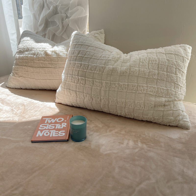 HKM-728595 Rabbit Plush Four-Piece Bedding Set with Thickened Milk Fiber Sheets and Coral Fleece Duvet Cover