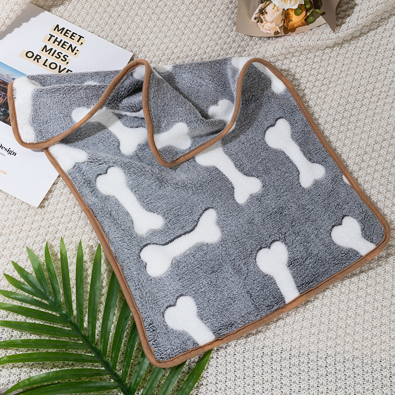 HKM-737939 Cozy Thermal Coral Fleece Pet Blanket with Paw Print Design for Dogs and Cats