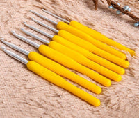 HKM-745235 Knitting Tools Set with 8 Comfort Handle Crochet Needles in Various Sizes