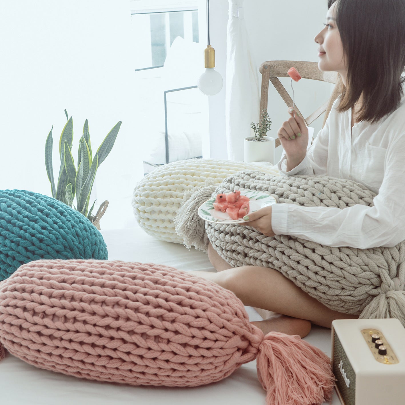 HKM-747155 Handmade Solid Color Wool Sofa Cushion with Acrylic Fabric