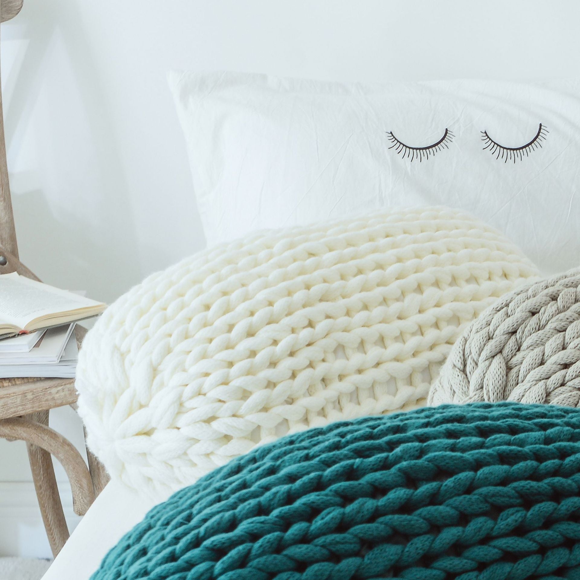 HKM-747155 Handmade Solid Color Wool Sofa Cushion with Acrylic Fabric