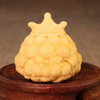 HKM-748947 Bamboo Carving Crown Princess Toad Hand Piece for Gifts and Decor
