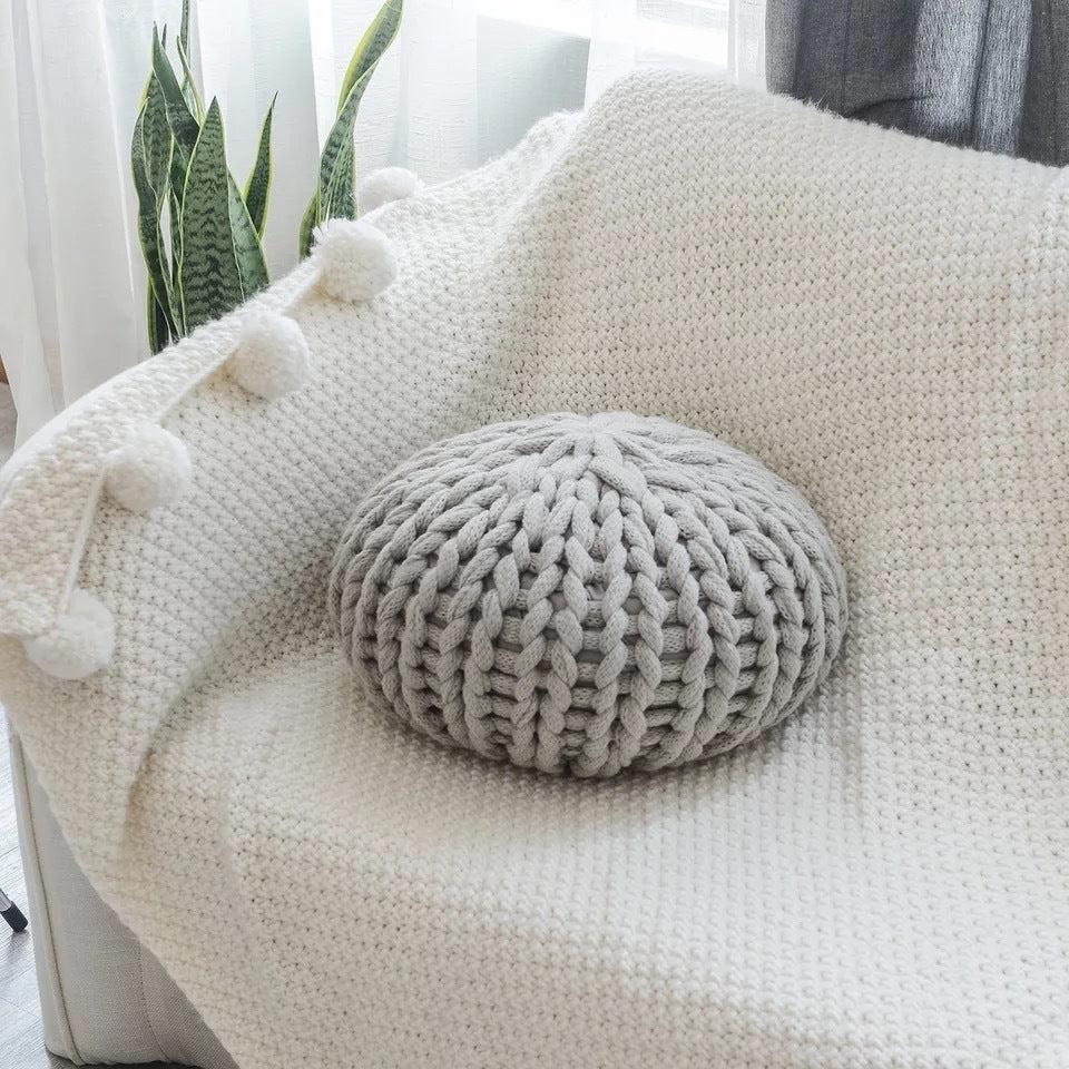 HKM-751443 Round Handmade Thick Wool Woven Pillow - Cozy 40x40cm Futon Cushion