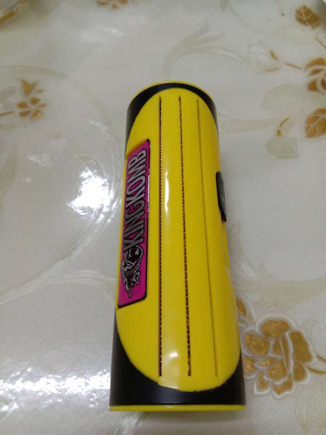 HKM-754387 Pet Comb for Dogs - Simple and Practical Grooming Tool in Red and Yellow with Stainless Steel Material
