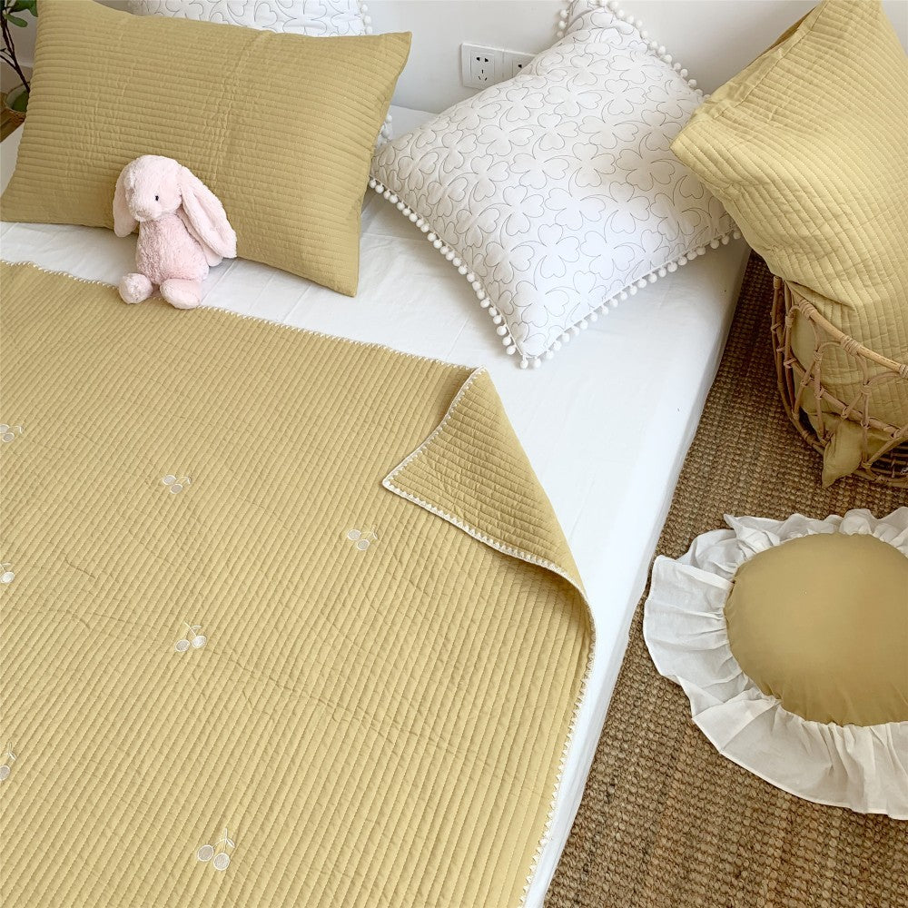 HKM-756755 Cotton Quilted Three-Piece Bed Cover Set with Matching Pillowcases