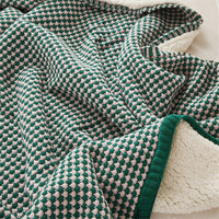 HKM-763987 Thick Wool Blanket with Geometric Patterns in Two-Color Jacquard Designs