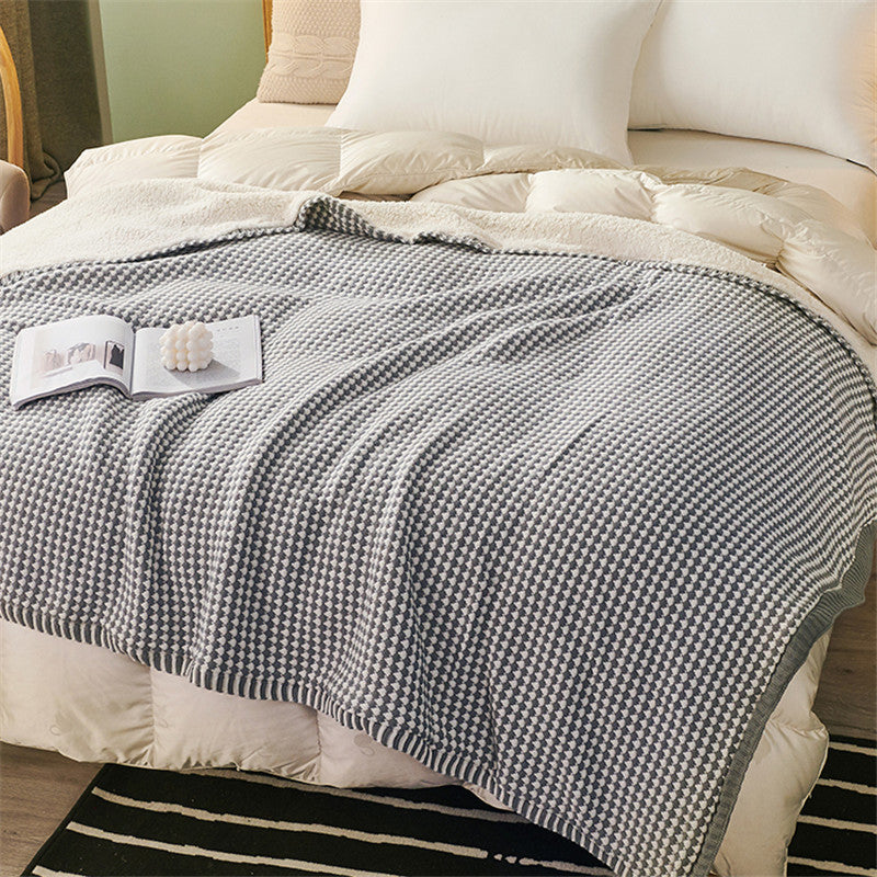 HKM-763987 Thick Wool Blanket with Geometric Patterns in Two-Color Jacquard Designs