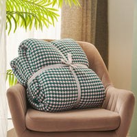 HKM-763987 Thick Wool Blanket with Geometric Patterns in Two-Color Jacquard Designs
