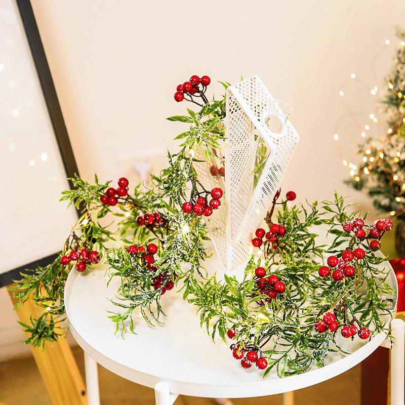 HKM-765587 Red Fruit and Leaf Garland Light String for Christmas Decoration, 20 LED Battery-Powered Fairy Lights, 2 Meters Long