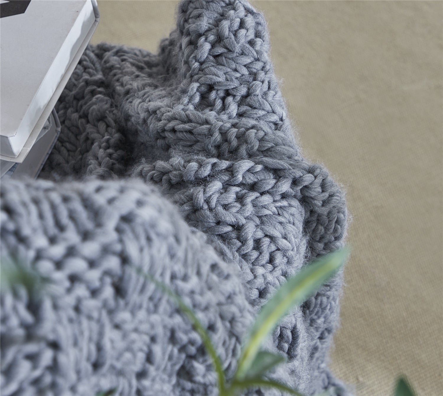 HKM-765651 Modern Grey Iceland Wool Knitted Blanket – 130x160CM for Spring and Autumn