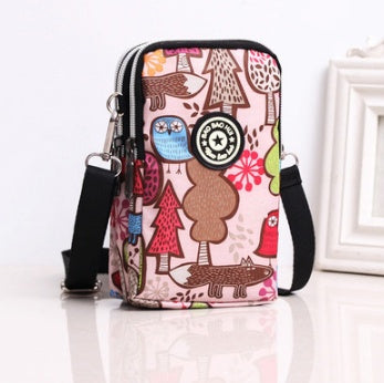 HKM-767379 Stylish Vertical Mobile Phone Bag with Zipper Closure and Vibrant Print Designs