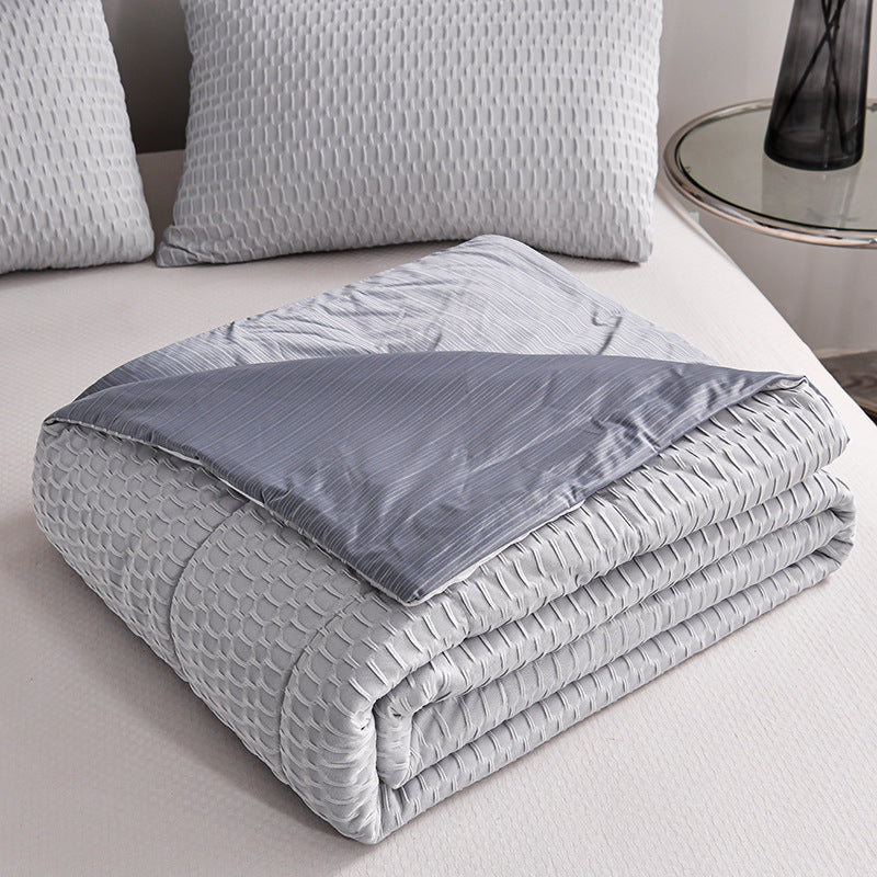 HKM-781779 Cooling Summer Quilt Made of Soft Silk-Blend Polyester, Available in Multiple Sizes