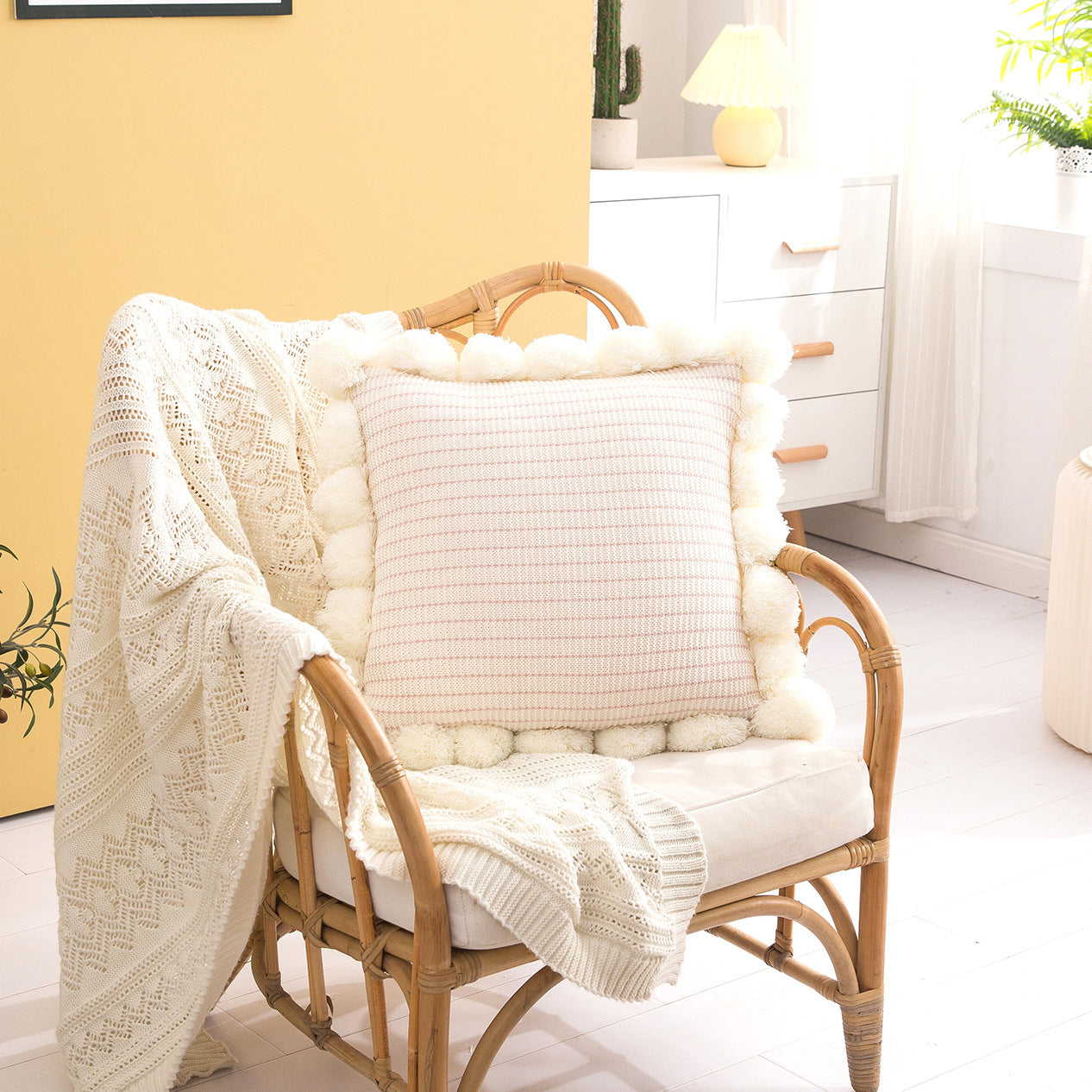 HKM-784147 Nordic Knitted Big Ball Pillow - Soft Polyester Fiber Cushion in Multiple Colors