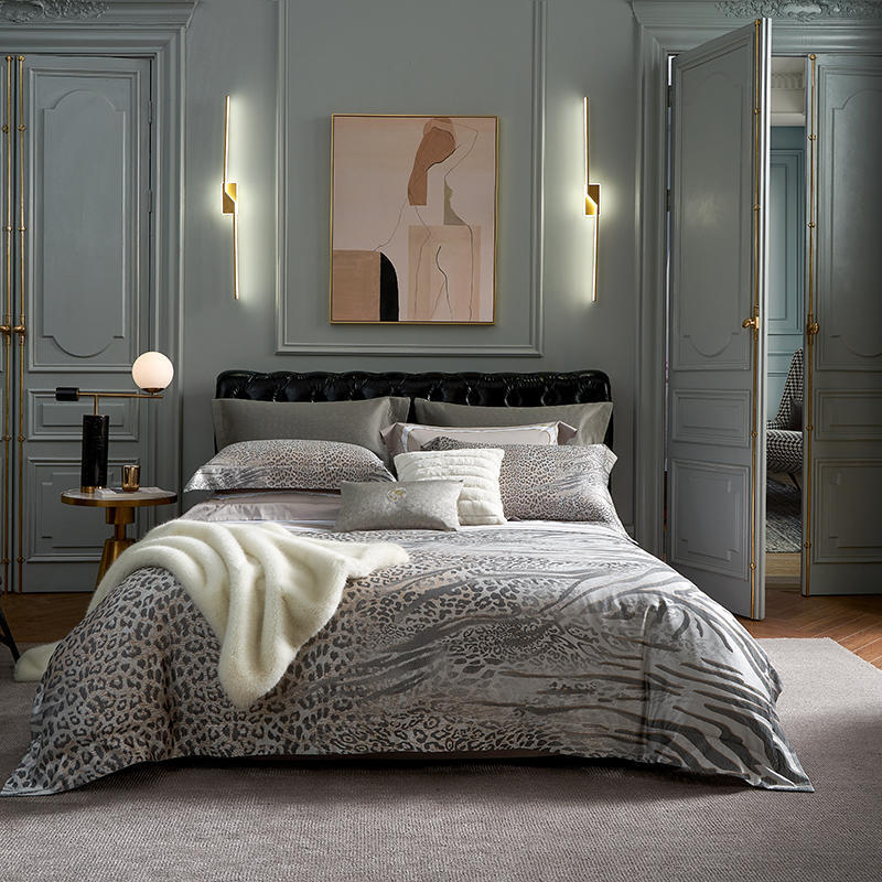 HKM-792147 Jacquard Cotton Four-Piece Bedding Set with Floral Design in Standard and Plus Sizes