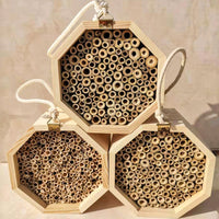 HKM-792915 Wooden Bee Breeding Box for Insects with Bamboo Tubes and Natural Habitat Features