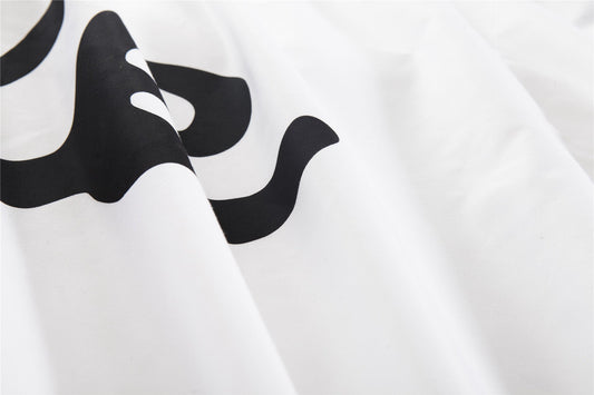 HKM-792979 Elegant Black and White Cat-Themed 3D Bedding Set - 4-Piece Polyester Cotton Comforter Ensemble