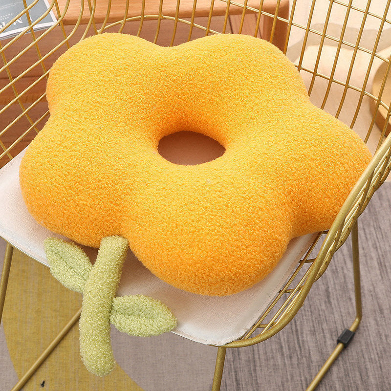 HKM-797907 Flower-Shaped Plush Lumbar Support Cushion in White, Red, Yellow, and Grey