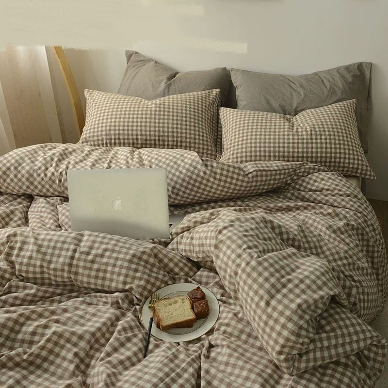 HKM-799059 Checkered Polyester Fiber Bedding Set, Includes Duvet Cover and Sheet, Four-Piece Collection
