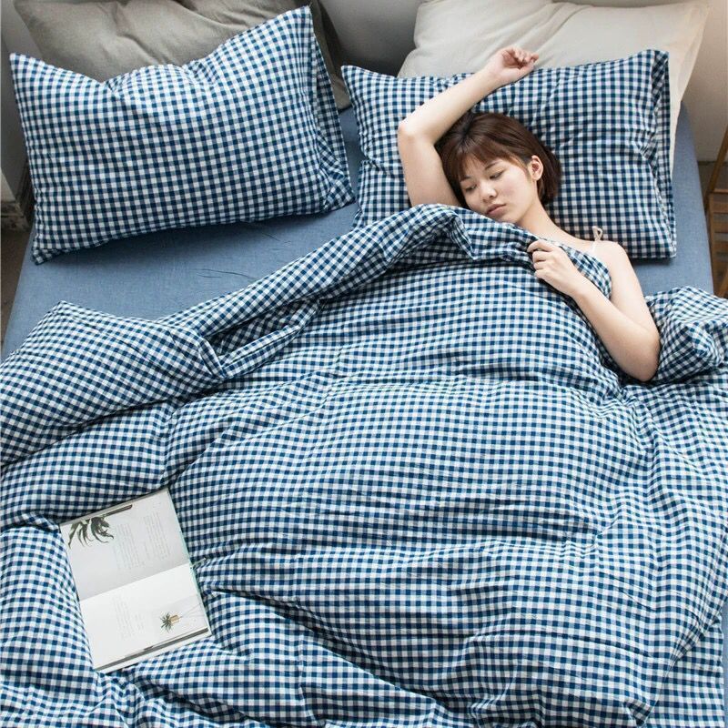 HKM-799059 Checkered Polyester Fiber Bedding Set, Includes Duvet Cover and Sheet, Four-Piece Collection
