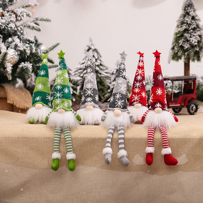 HKM-804307 Luminous Sitting Knitted Doll in Gray, Red, and Green for Holiday Decor