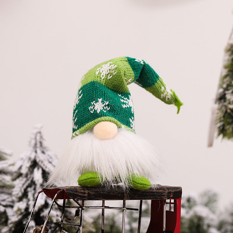 HKM-804307 Luminous Sitting Knitted Doll in Gray, Red, and Green for Holiday Decor