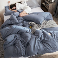 HKM-807955 Thick Polyester Fiber Quilt for Single and Double Beds - All-Season Soft and Comfortable Bedding