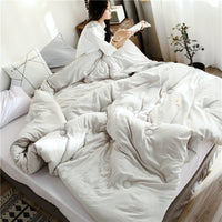 HKM-807955 Thick Polyester Fiber Quilt for Single and Double Beds - All-Season Soft and Comfortable Bedding