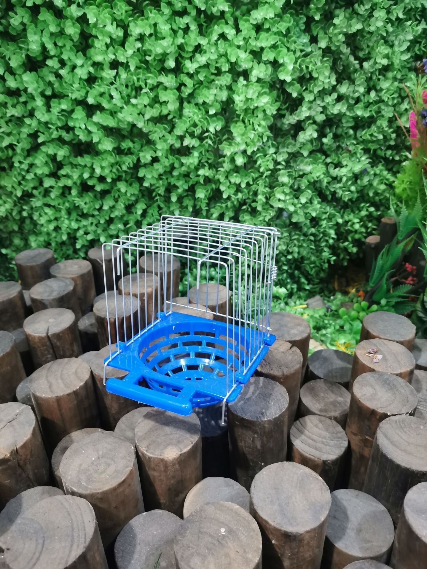 HKM-810195 Small Iron Wire Parrot Breeding Box Bird Nest for Avian Care