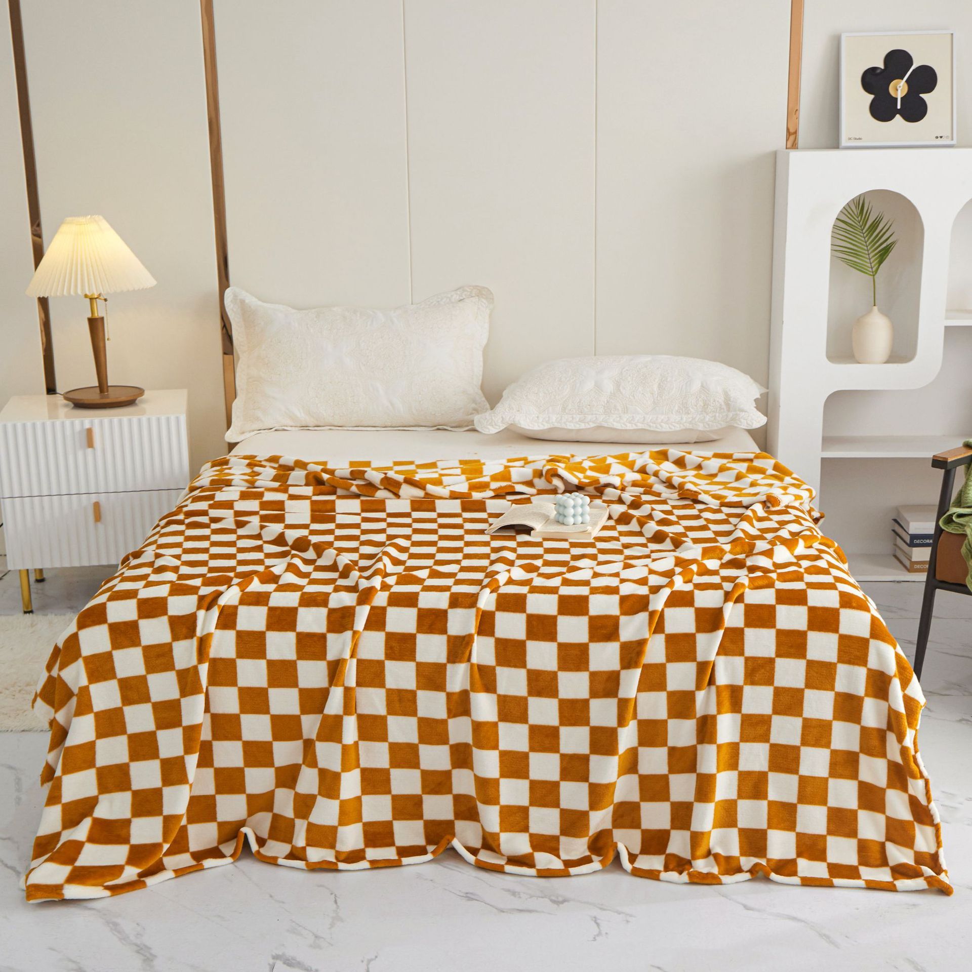 HKM-822611 Versatile Flannel Blanket in Multiple Sizes and Patterns - Ideal for All Seasons