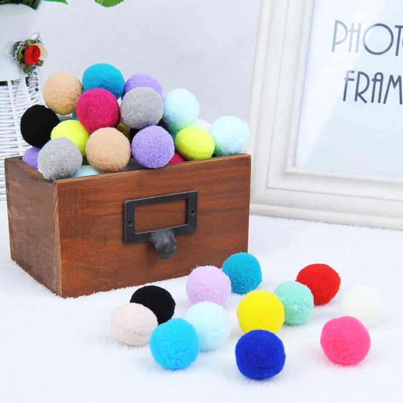 HKM-827411 Interactive Plush Cat Toy - Soft, Fluffy Balls for Play and Relaxation