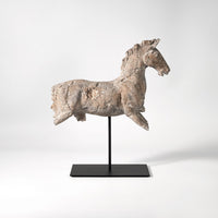 HKM-832595 Elegant Resin Horse Sculpture for Modern Table Decoration