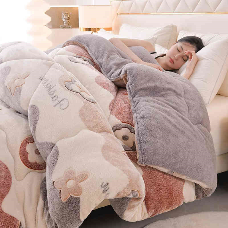 HKM-836115 Cozy Warm Lamb Wool Winter Blanket for One Person - Thick Polyester Fill Quilt