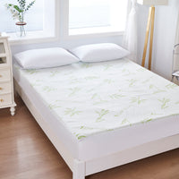 HKM-838099 Bamboo Fiber Jacquard Waterproof Mattress Protector with Floral Design