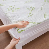 HKM-838099 Bamboo Fiber Jacquard Waterproof Mattress Protector with Floral Design