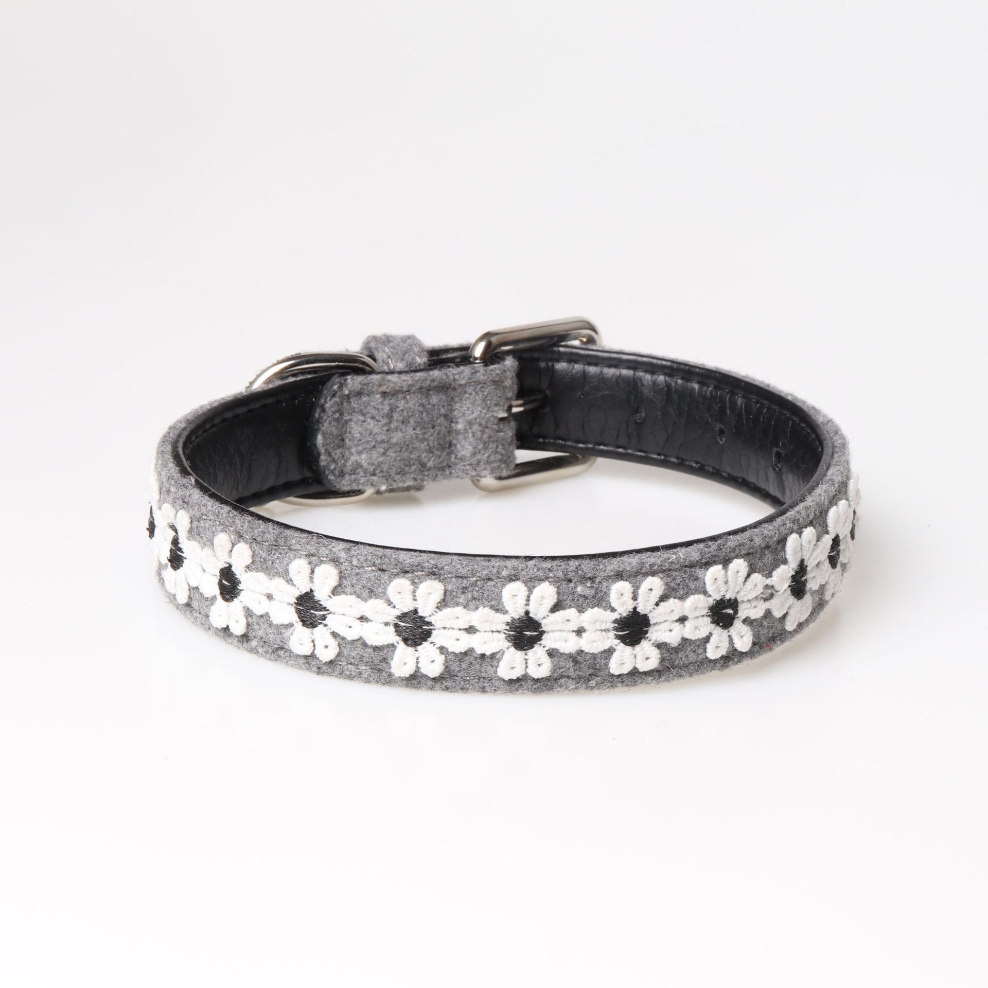 HKM-840403 Embroidered PU Dog Collar with Adjustable Design for Enhanced Comfort and Style