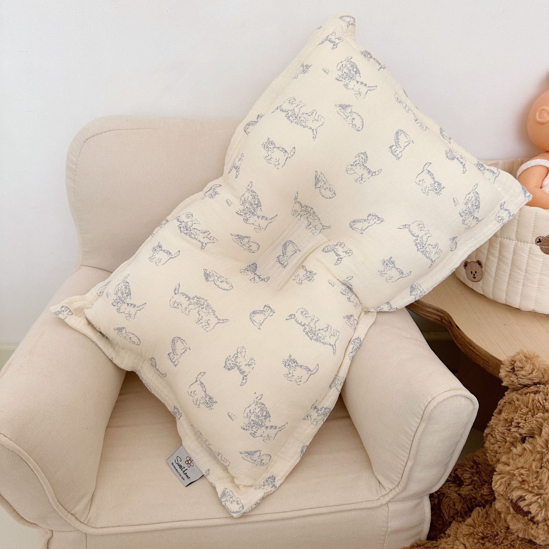 HKM-842515 Cute Cartoon Shaping Pillow for Children - Breathable Polyester Fiber, 27x45cm