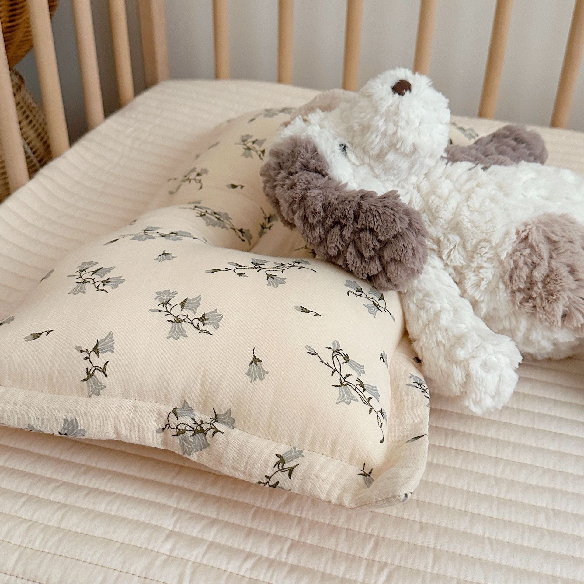 HKM-842515 Cute Cartoon Shaping Pillow for Children - Breathable Polyester Fiber, 27x45cm