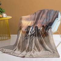 HKM-854547 3D Horse Print Flannel Throw Blanket - Soft Plush Fleece for Couch and Bed, Available in Two Sizes