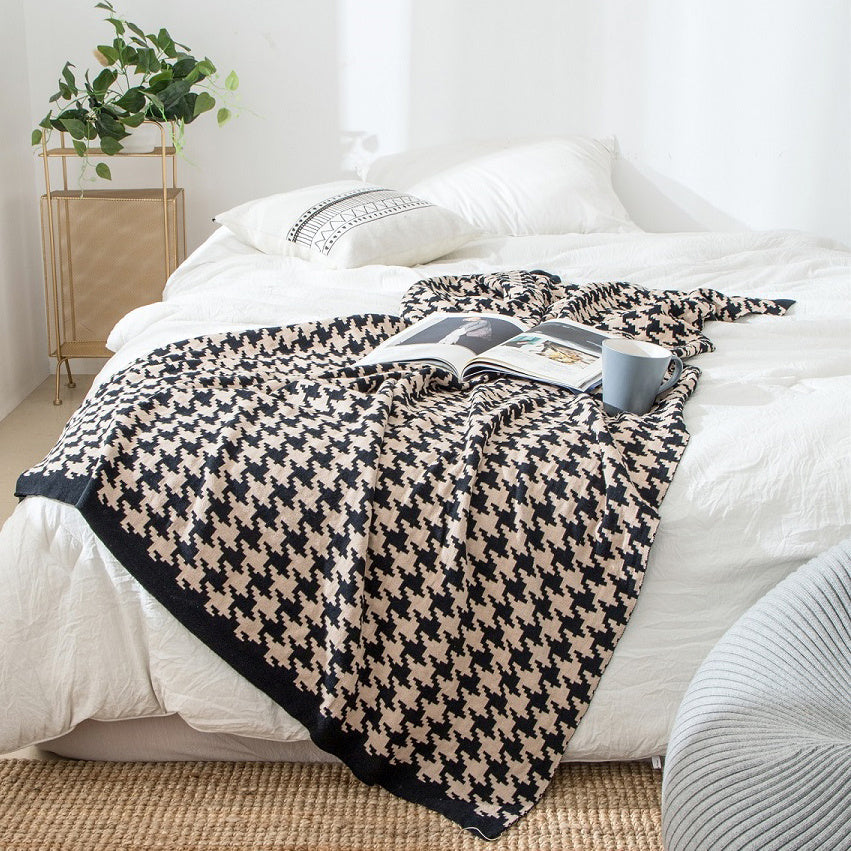 HKM-859987 Black and White Houndstooth Knitted Wool Blanket - Geometric Design in Multiple Sizes