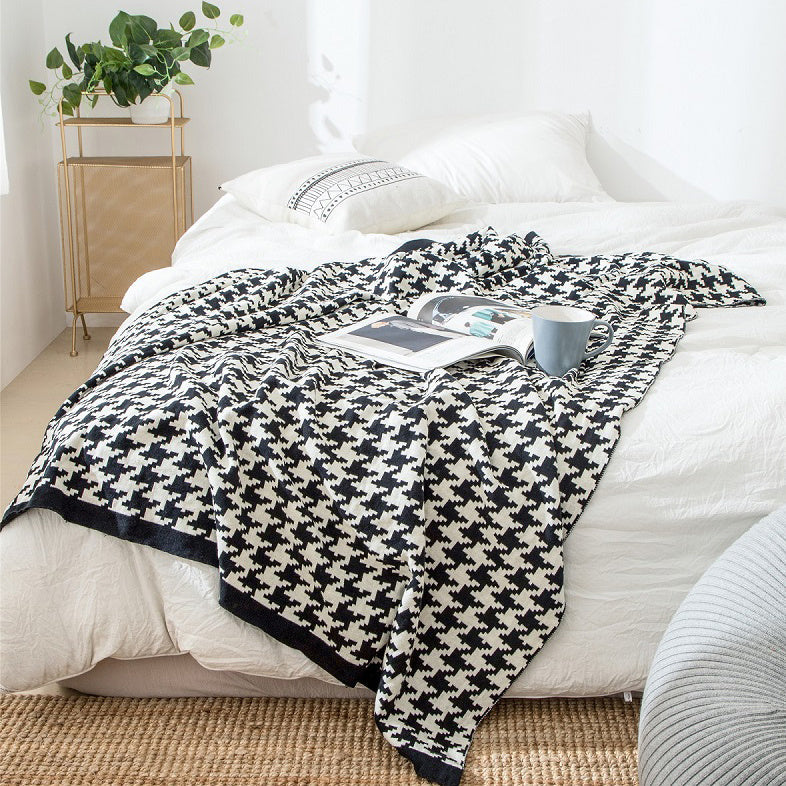 HKM-859987 Black and White Houndstooth Knitted Wool Blanket - Geometric Design in Multiple Sizes