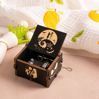 HKM-861971 Custom Halloween Eco-Friendly Mini Wooden Hand Cranked Music Box