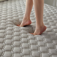 HKM-863443 High Rebound 3D Stereo Latex Mat Tatami Mattress with Lamb Wool Fabric and Breathable Design