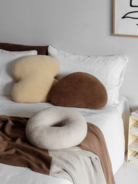 HKM-867539 Doughnut-Shaped Plush Office Waist Pillow in White