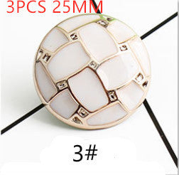 HKM-879763 Natural Resin Detachable Brooch with Strong Fragrance - 25mm Unique Decorative Accessory