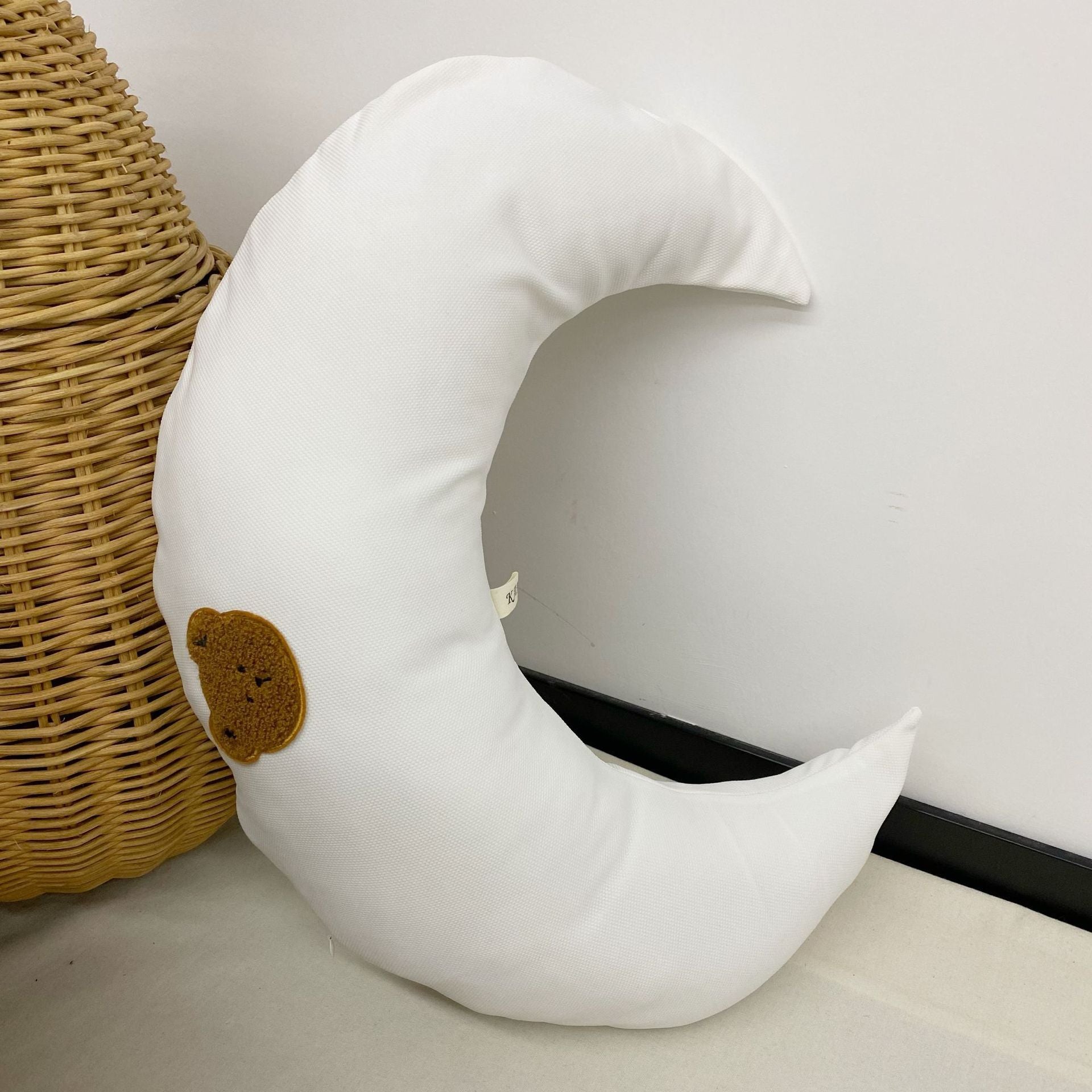 HKM-881363 Baby Comfort Pillow - Long Cylindrical and Moon Shape, Soft Cotton Fill for Enhanced Sleep Support in Various Colors