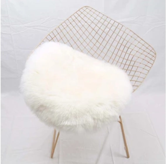 KTX-883155 Artificial Wool Plush Carpet for Living Room or Bedroom, Soft and Warm, Easy to Maintain, Gray/White, 45x45 cm