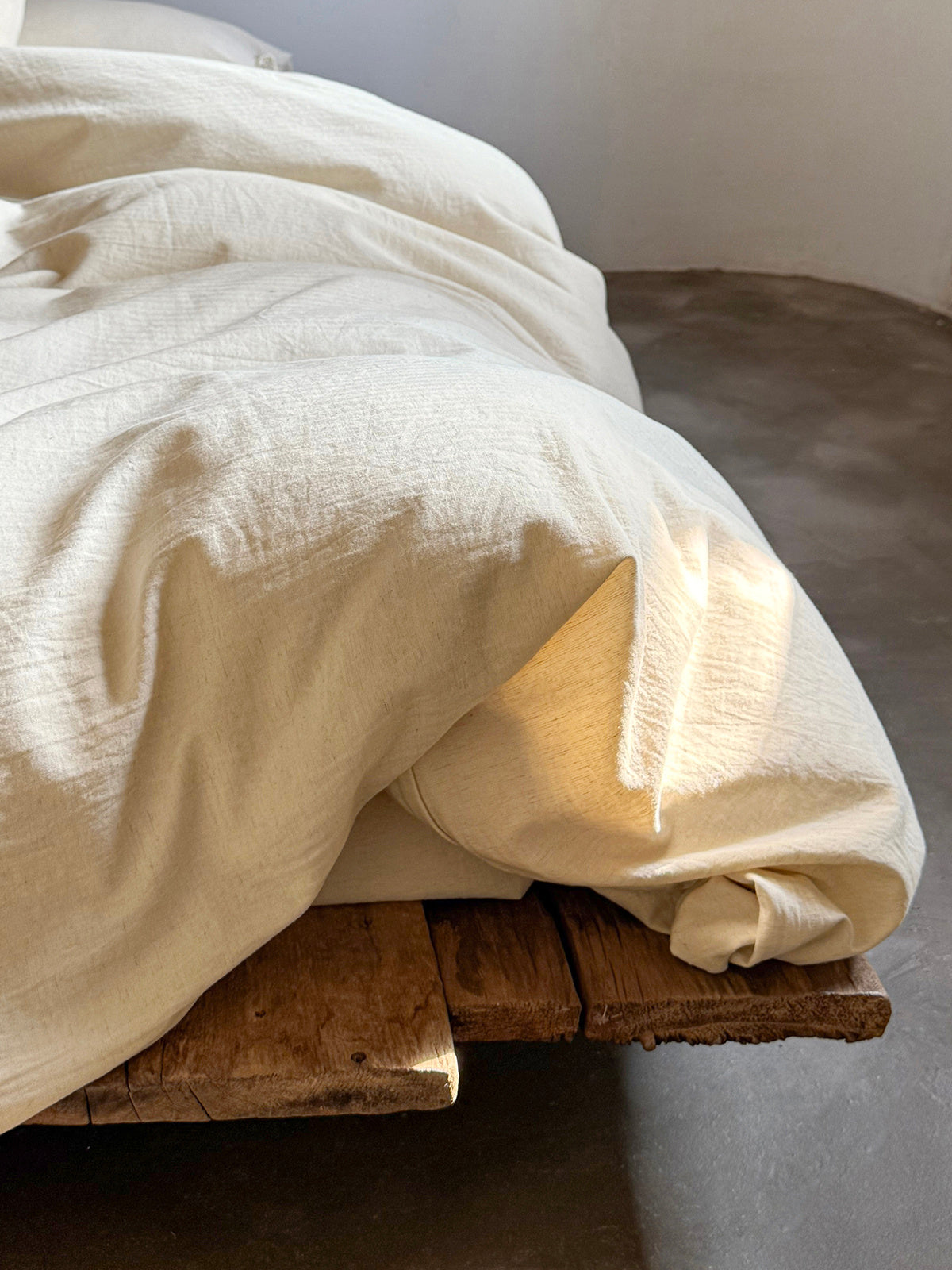 HKM-885523 Breathable Cotton and Linen Jacquard Bedding Set, Four Pieces for All Seasons