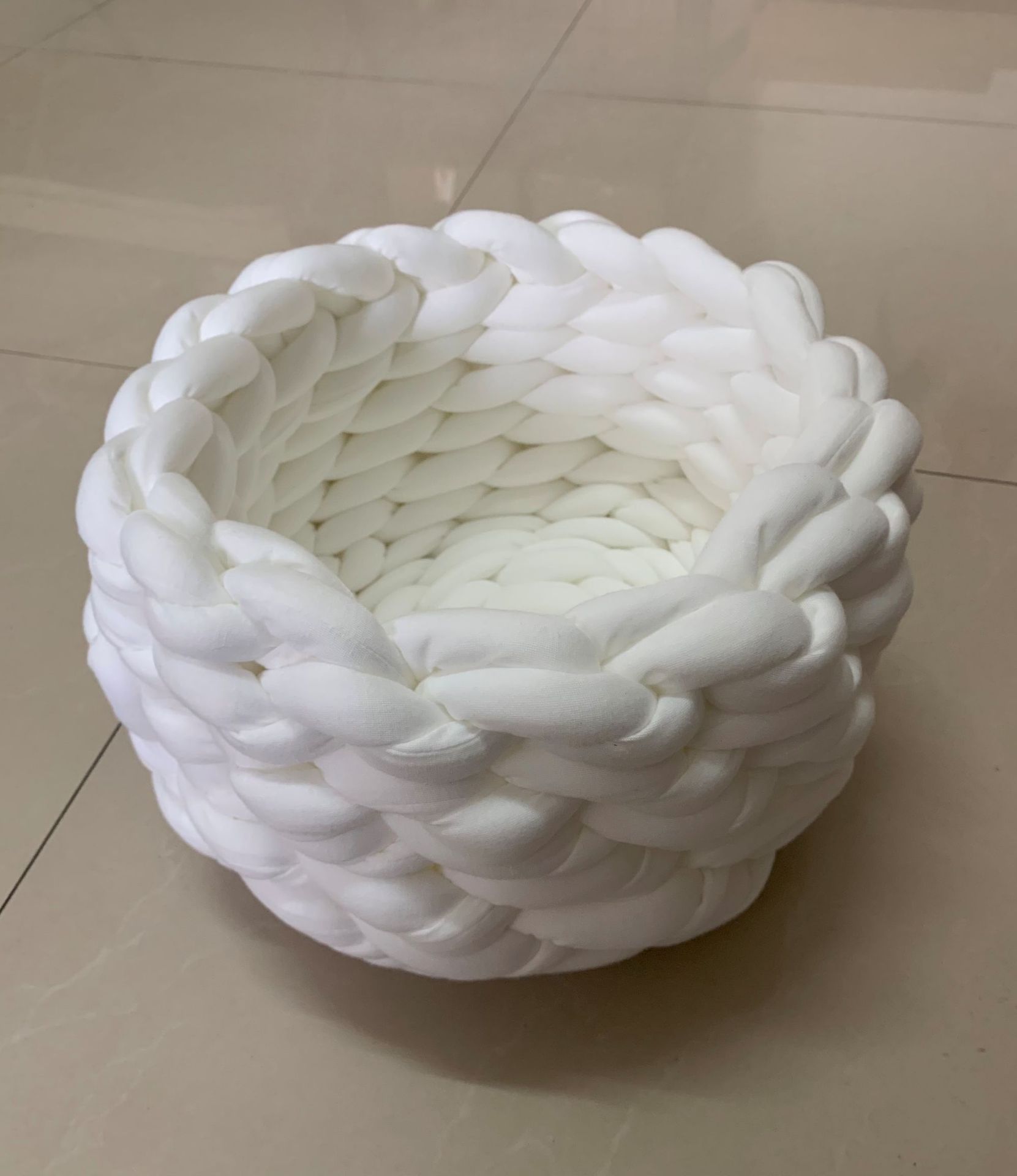 HKM-885651 Soft Plush Cat Bed with Cushion – Cozy Round Pet Nest for Cats and Small Dogs